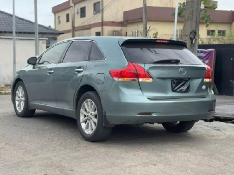 Toyota Venza   - 2011