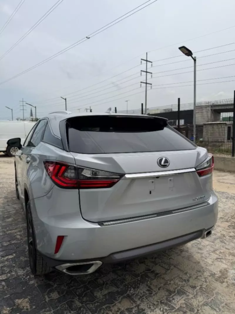 Lexus RX   - 2019
