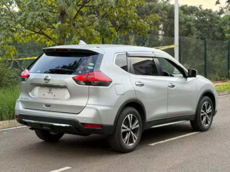 Nissan EXTRAIL HYBRID   - 2018