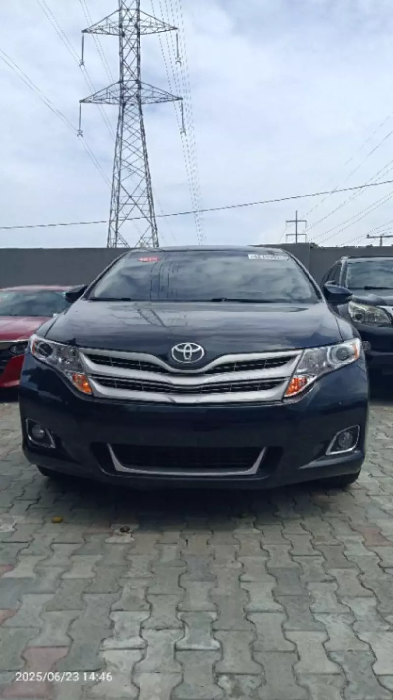 Toyota Venza   - 2013