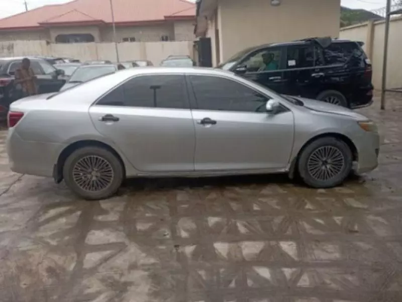 Toyota Camry   - 2013