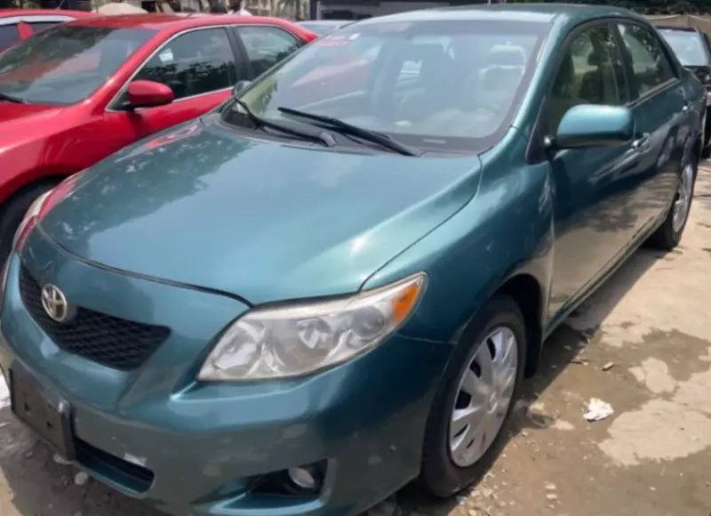 Toyota corolla   - 2009