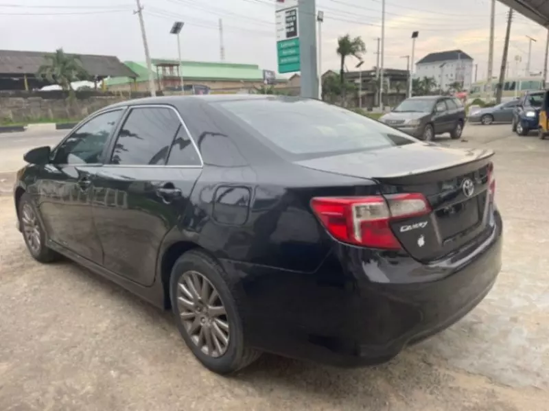 Toyota Camry   - 2013