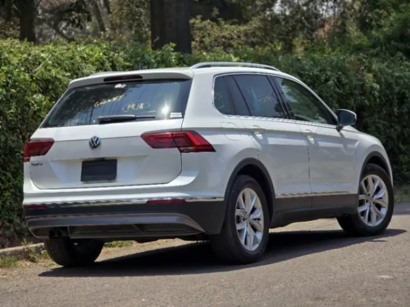 Volkswagen Tiguan   - 2014
