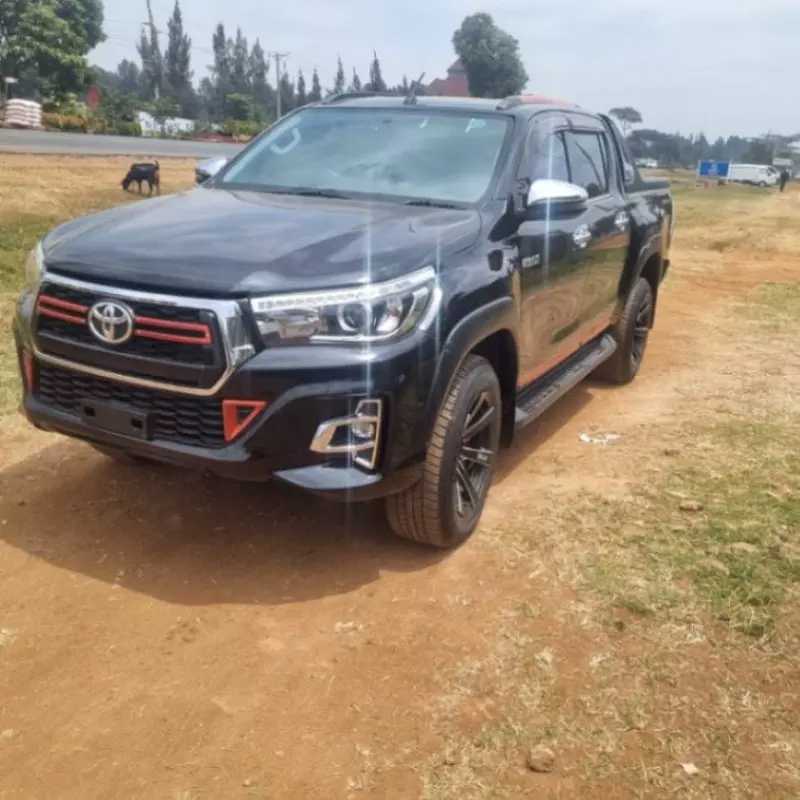 Toyota Hilux    - 2019