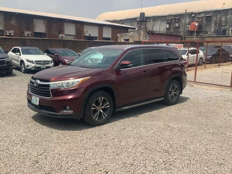 Toyota Highlander   - 2016