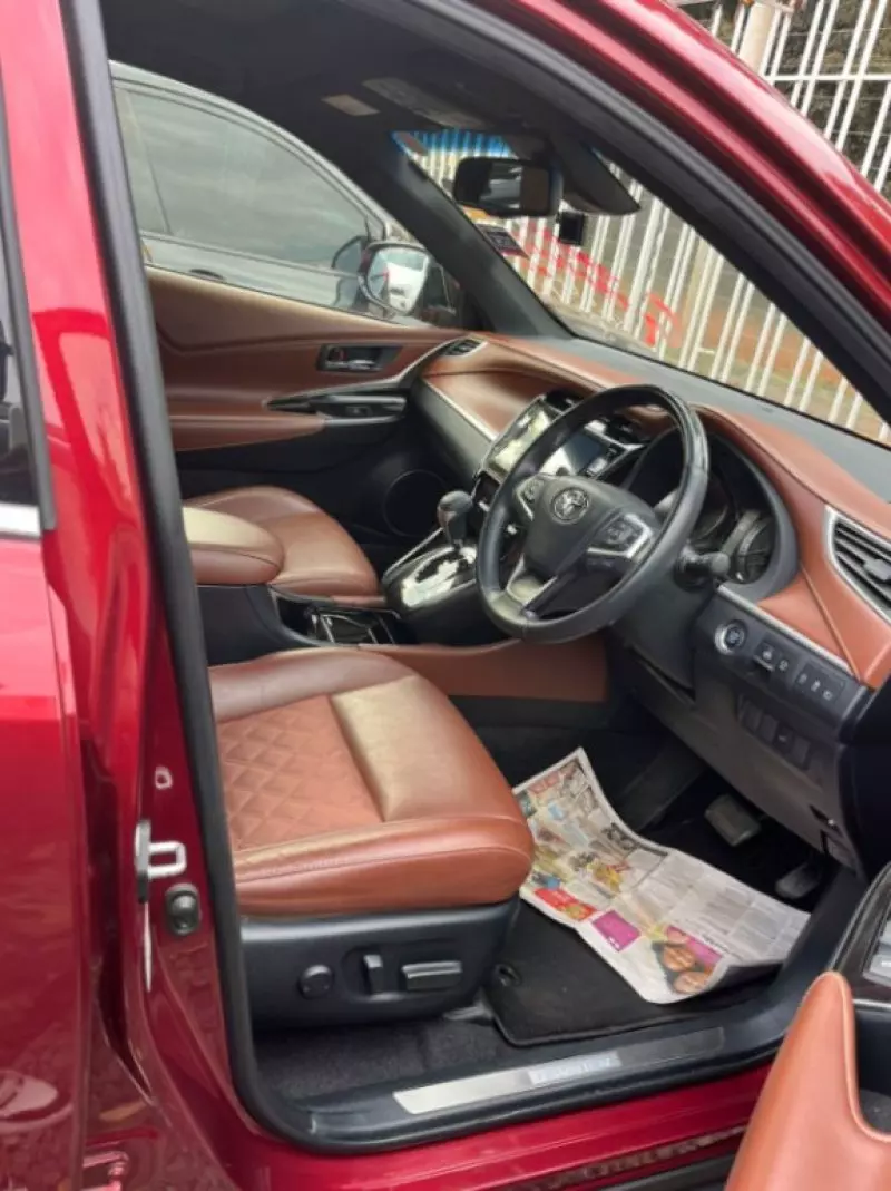 Toyota Harrier   - 2017