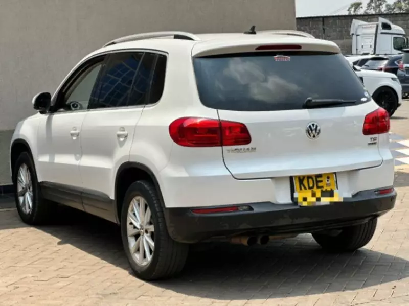 Volkswagen Tiguan   - 2014