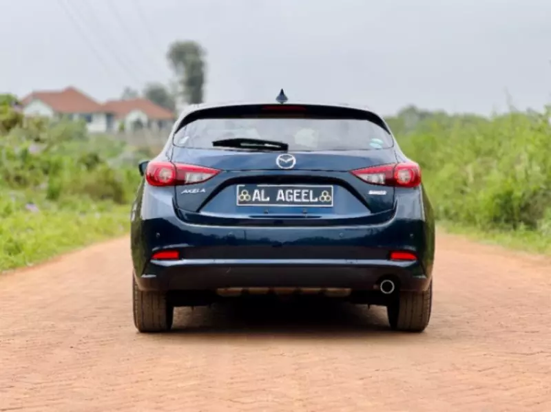 Mazda Axela    - 2018