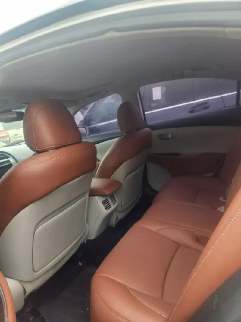 Lexus ES 350   - 2012