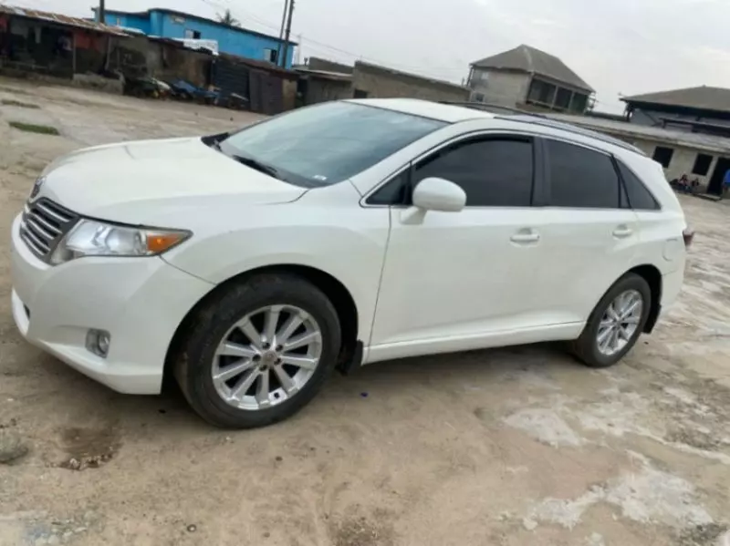 Toyota Venza   - 2011