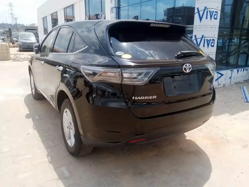 Toyota Harrier   - 2016