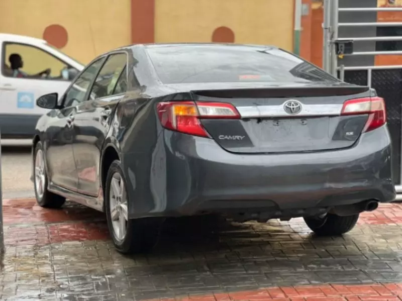 Toyota Camry   - 2014