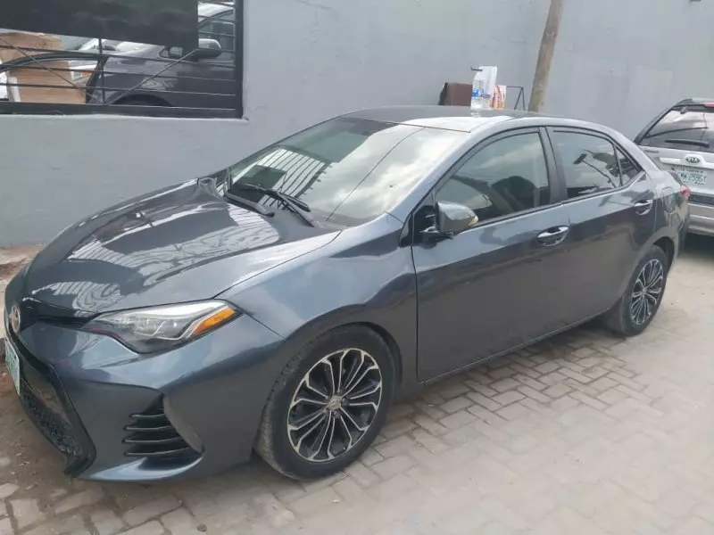 Toyota Camry   - 2014