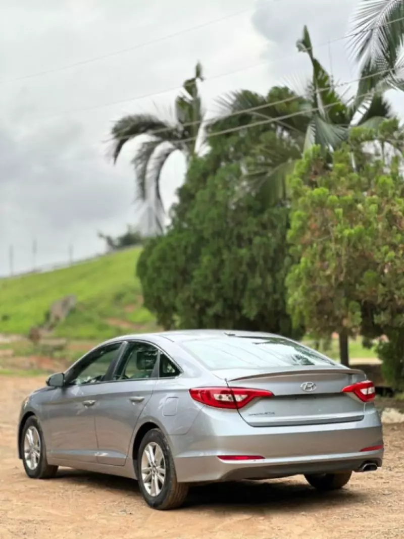 Hyundai Sonata   - 2015
