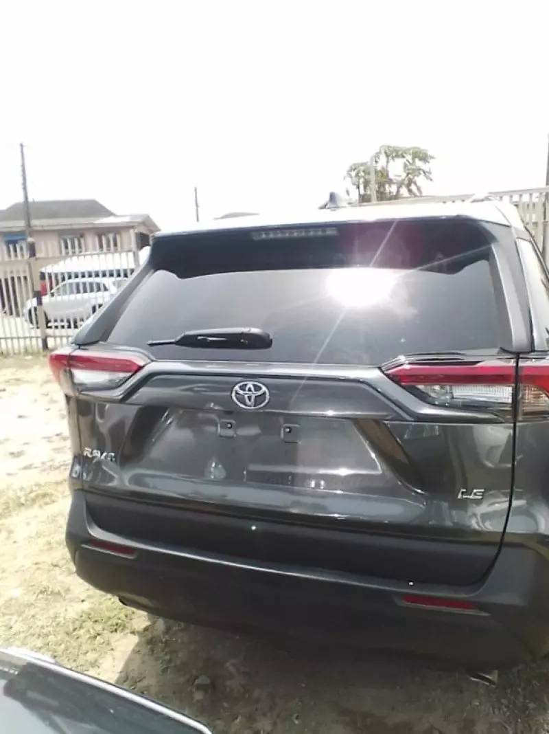 Toyota RAV4   - 2021