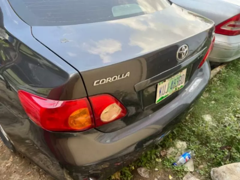 Toyota corolla   - 2009