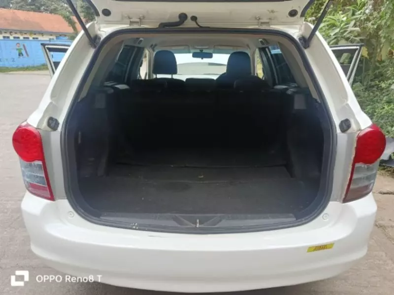 Toyota Fielder    - 2012