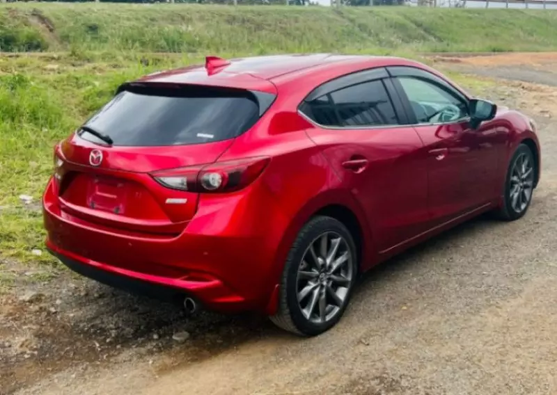 Mazda Axela    - 2018