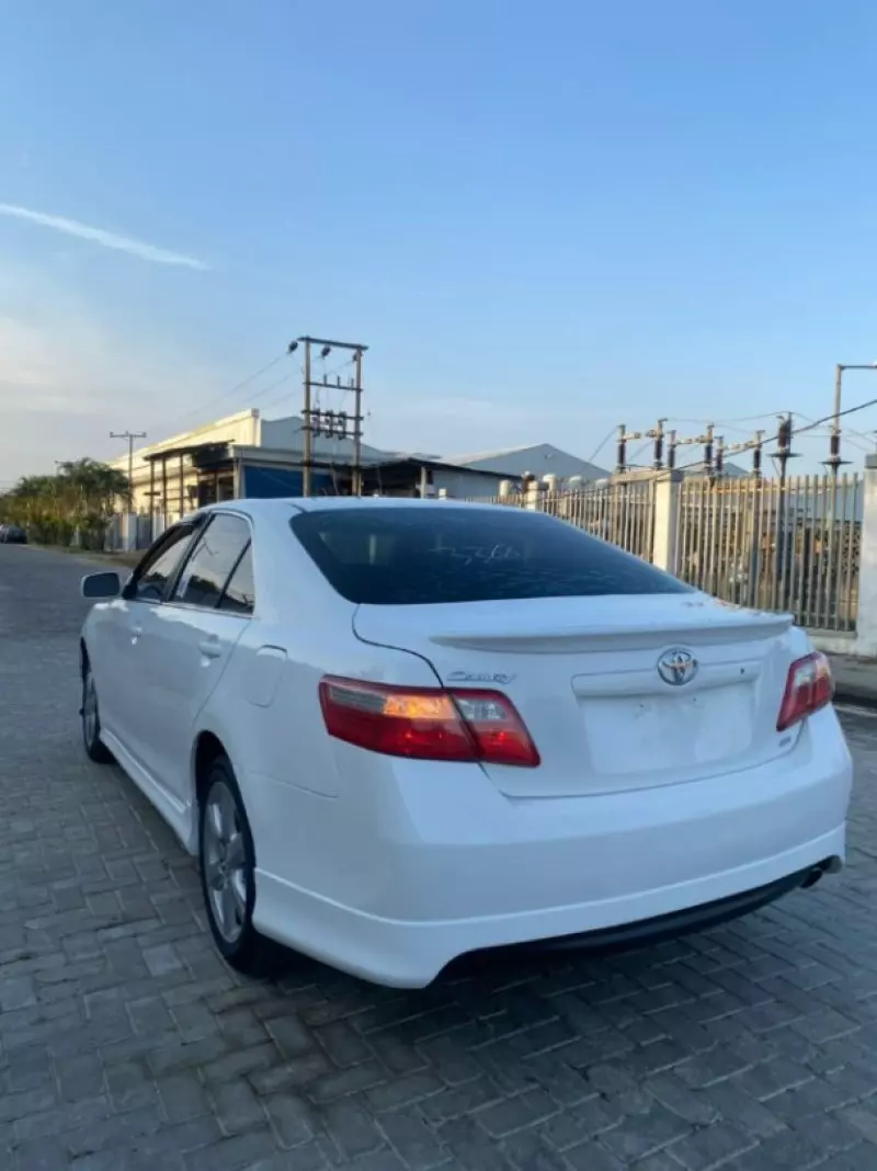 Toyota Camry   - 2007