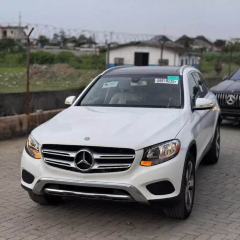 Mercedes-Benz GLC 300   - 2017