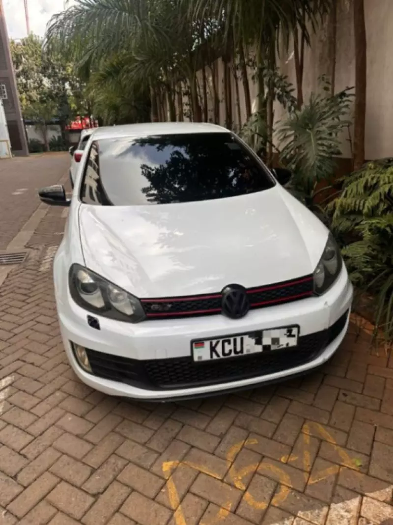Volkswagen Golf   - 2012