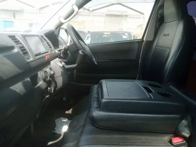 Toyota Hiace   - 2013