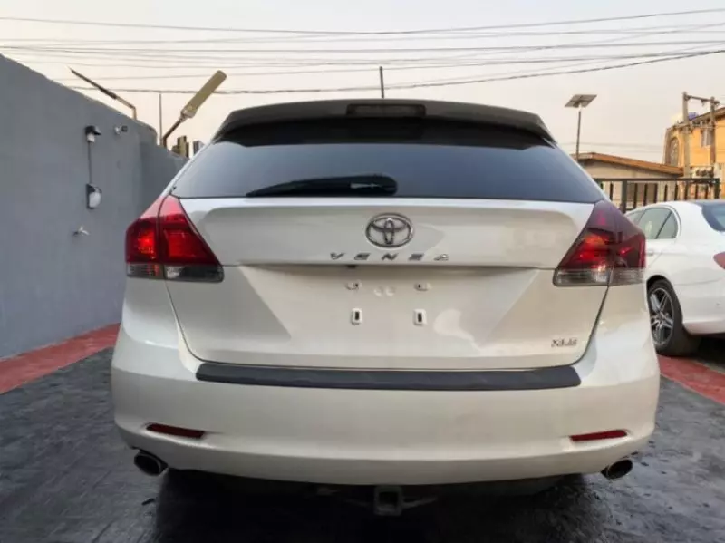 Toyota Venza   - 2014