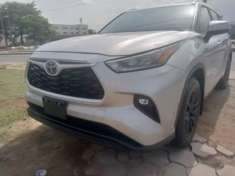 Toyota Highlander   - 2023