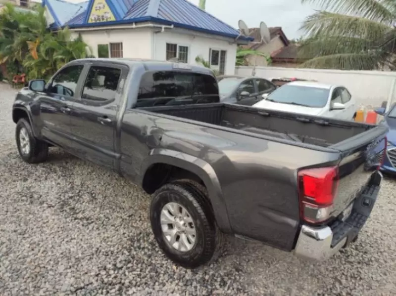 Toyota Tacoma - 2019