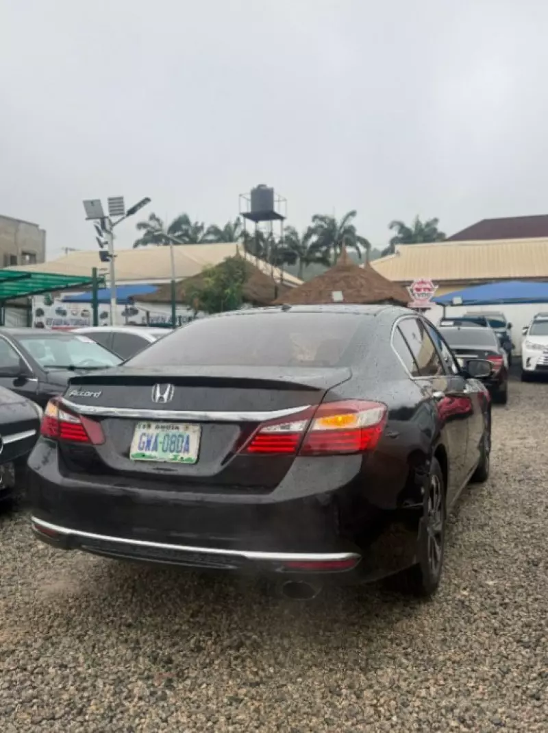 Honda Accord   - 2016