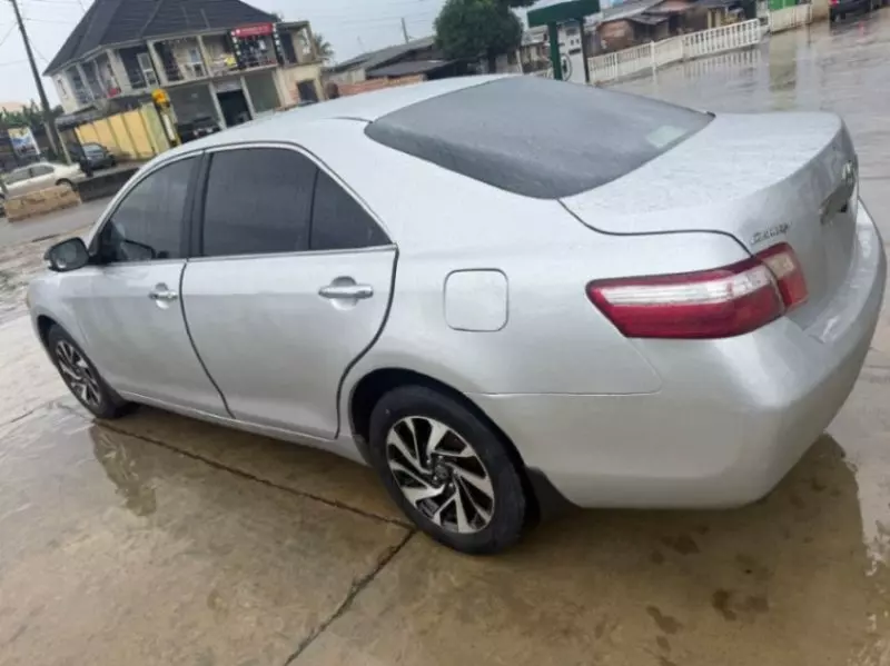 Toyota Camry   - 2007