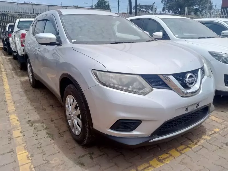 Nissan X- trail   - 2015