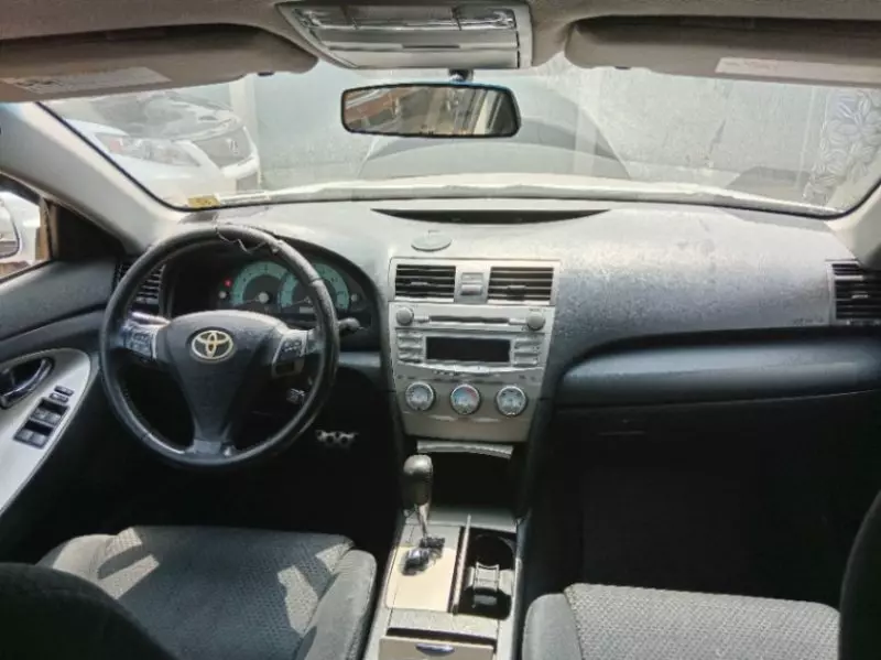 Toyota Camry   - 2011