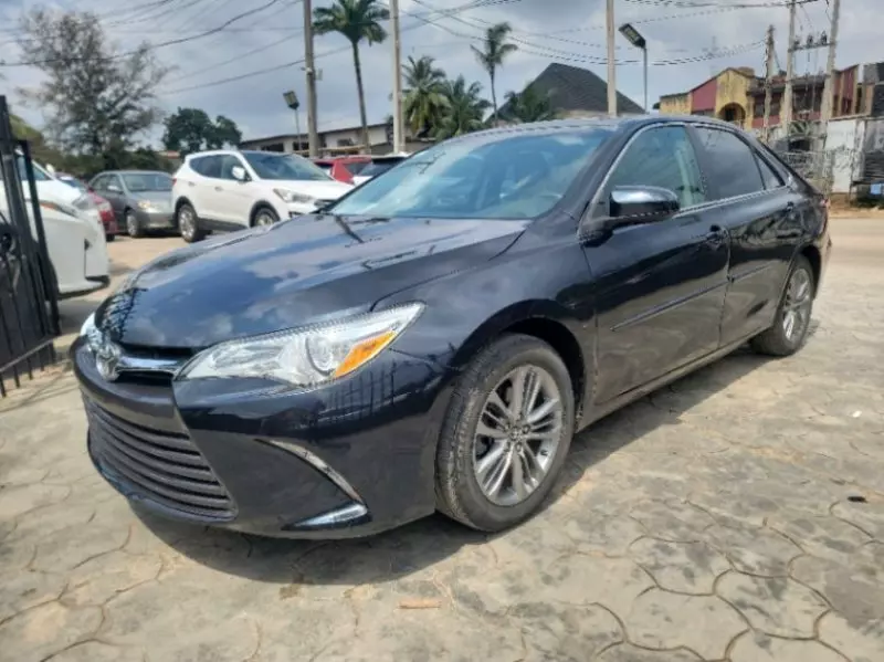 Toyota Camry   - 2016