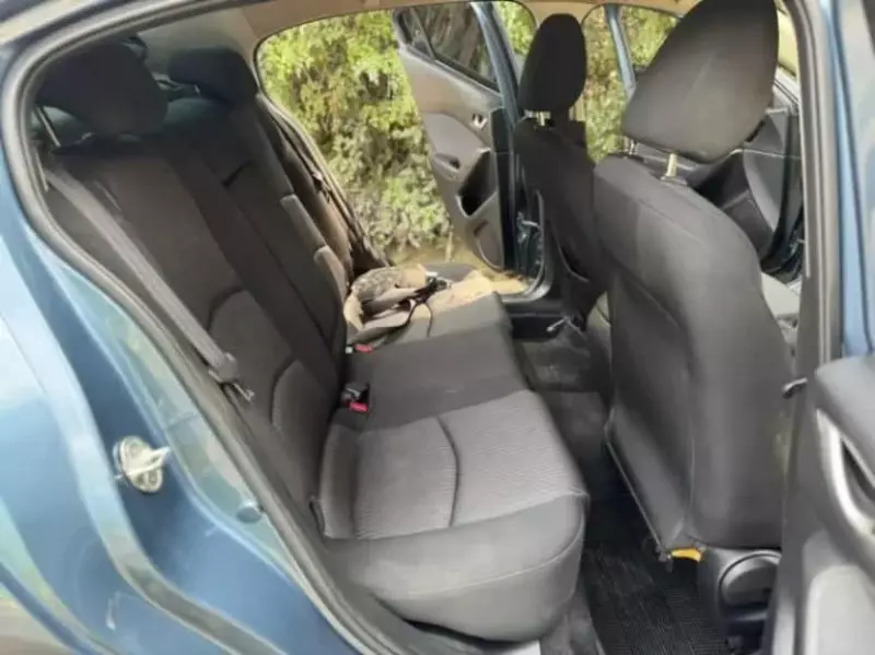 Mazda Axela    - 2015