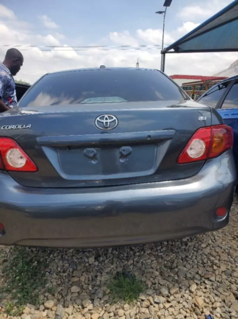 Toyota Corolla   - 2010