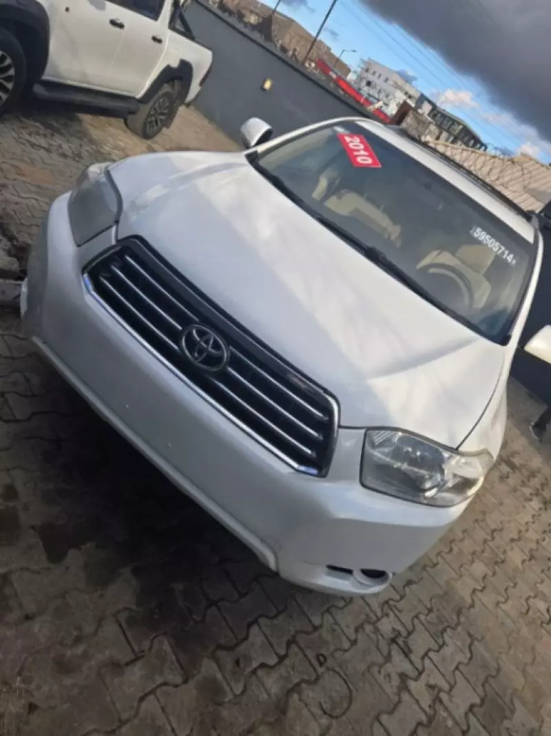 Toyota Highlander   - 2010