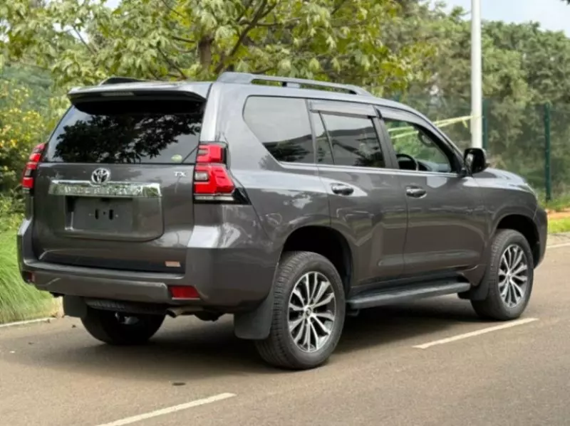 Toyota Landcruiser Prado   - 2019