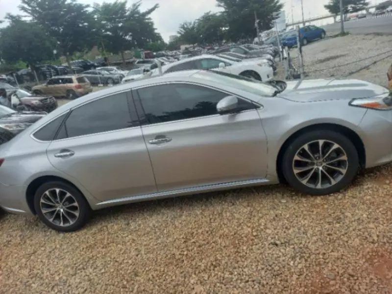 Toyota Avalon   - 2015