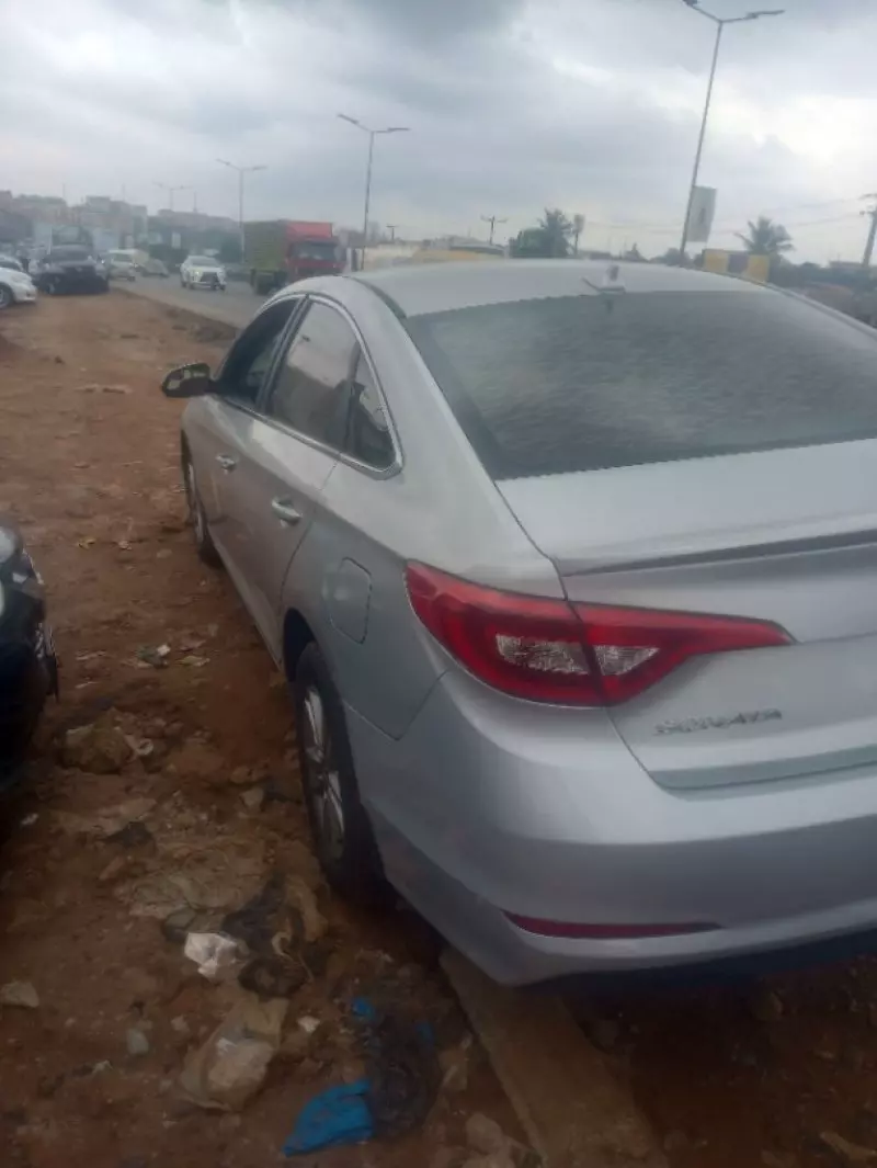 Hyundai Sonata   - 2015