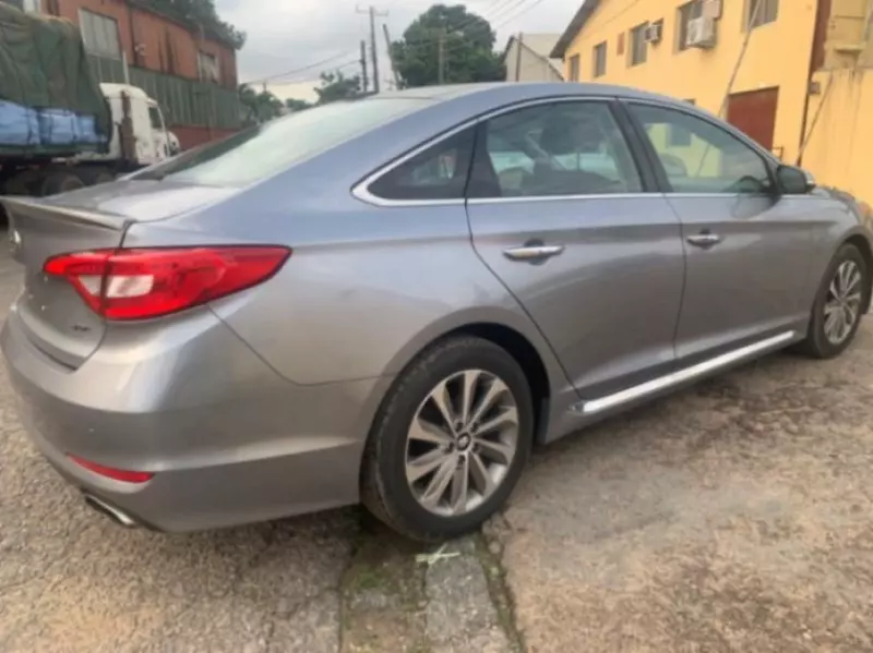 Hyundai Sonata   - 2015