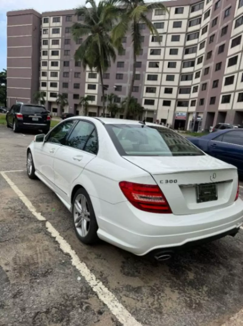 Mercedes-Benz C 300   - 2013