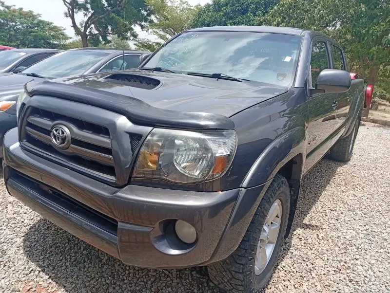 Toyota Tacoma   - 2009
