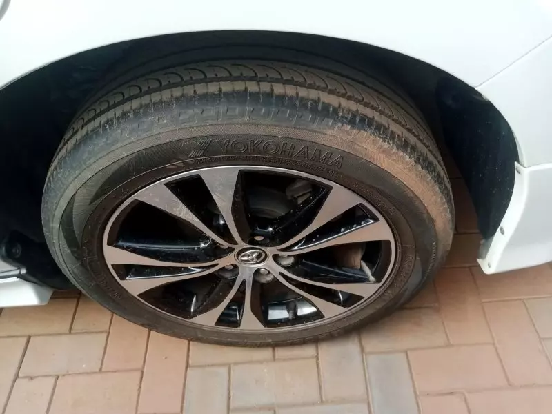 Toyota Harrier   - 2017