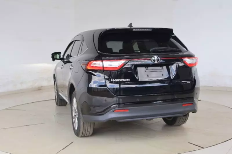 Toyota Harrier   - 2018
