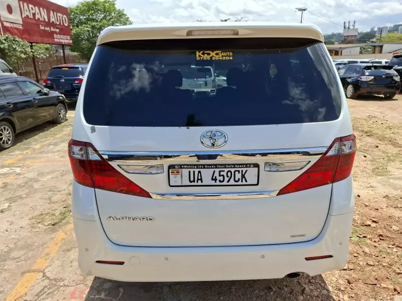 Toyota Alphard   - 2011