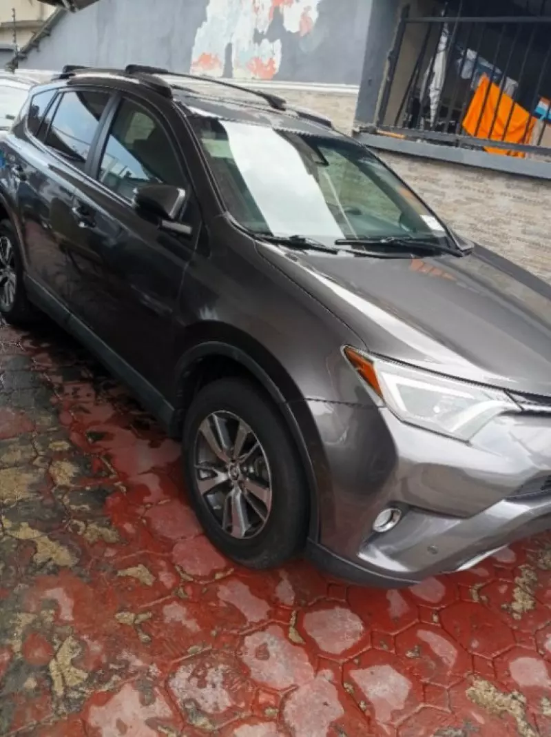 Toyota Rav4   - 2016