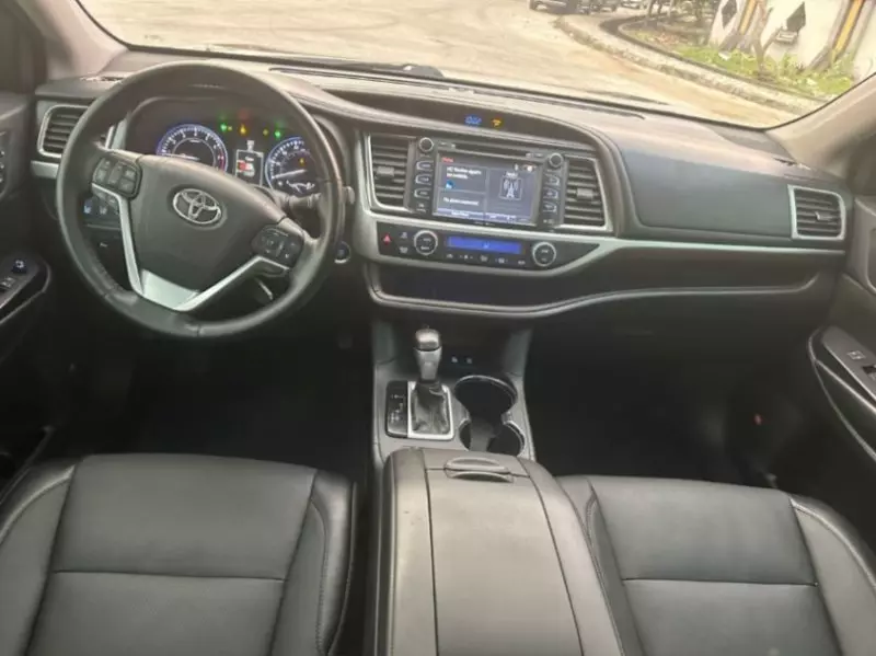 Toyota Highlander   - 2015