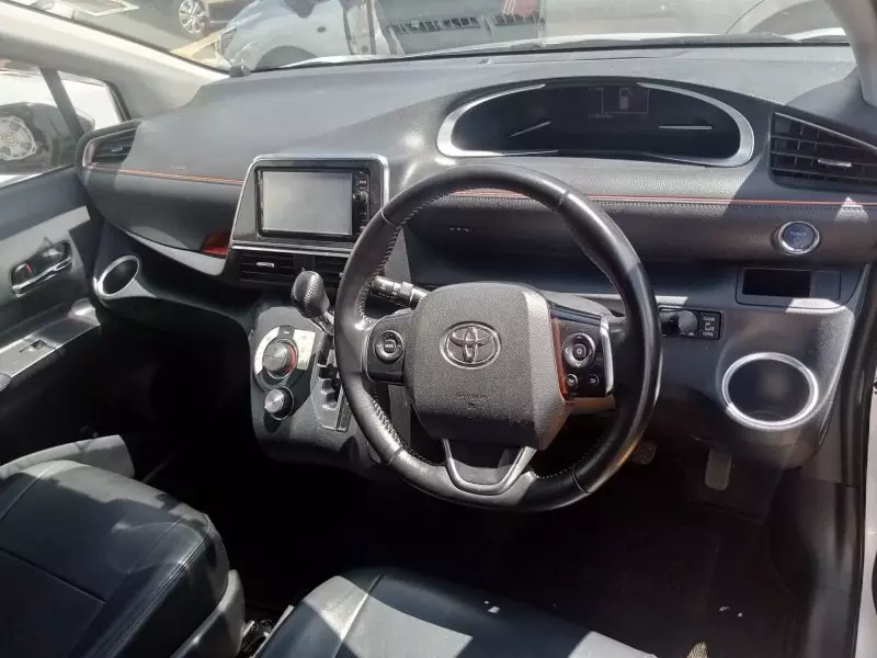Toyota Sienta Hybrid    - 2016